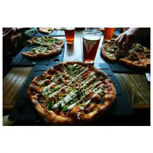 Pizza de jamón miniatura 2