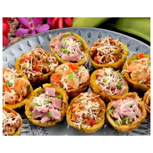 Tostones rellenos de jamón y queso miniatura 3